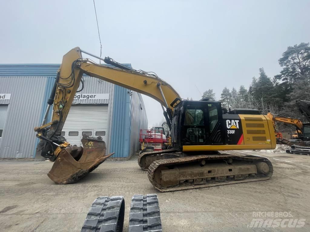 CAT 330 Gravemaskiner på larvebånd