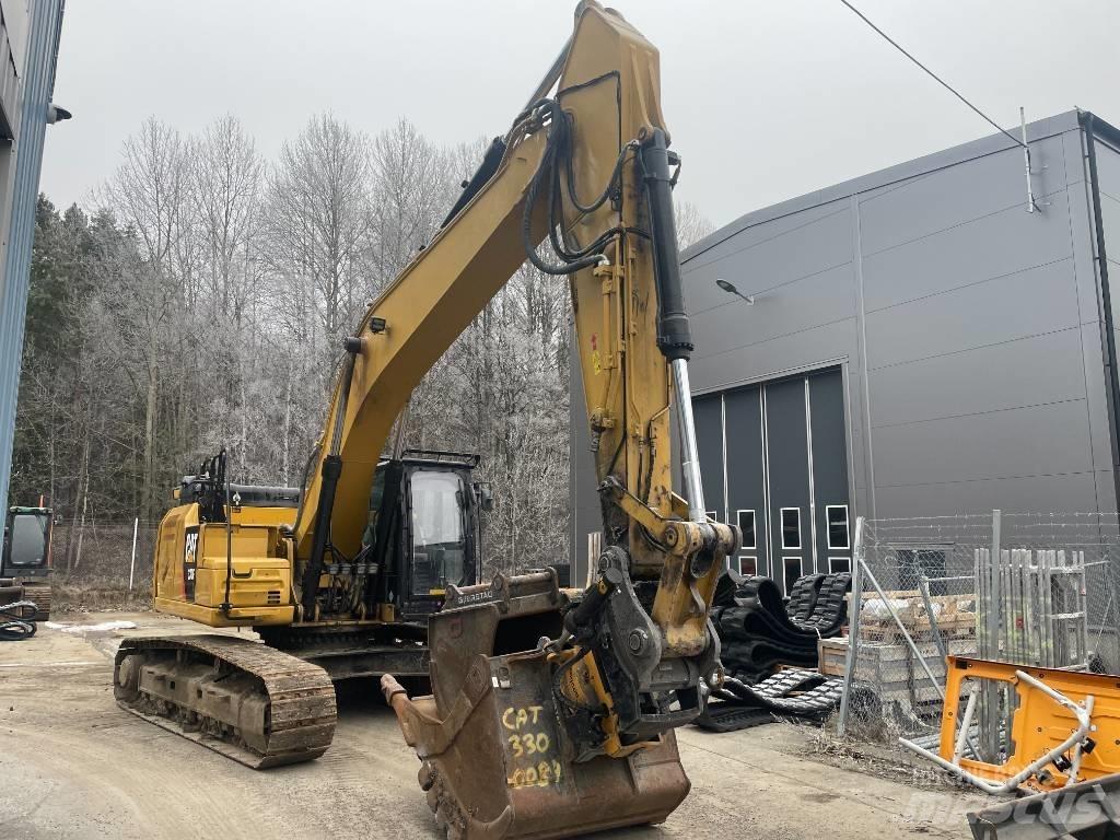 CAT 330 Gravemaskiner på larvebånd