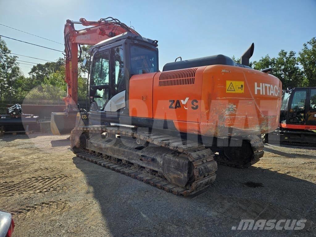 Hitachi ZX 210 LC Gravemaskiner på larvebånd