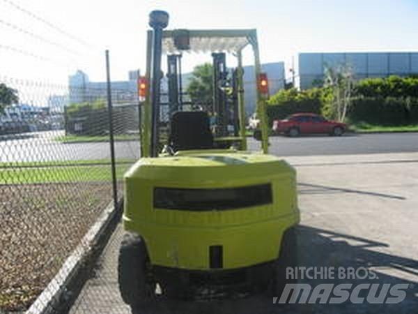 Mitsubishi FD45 Gaffeltrucks - andre