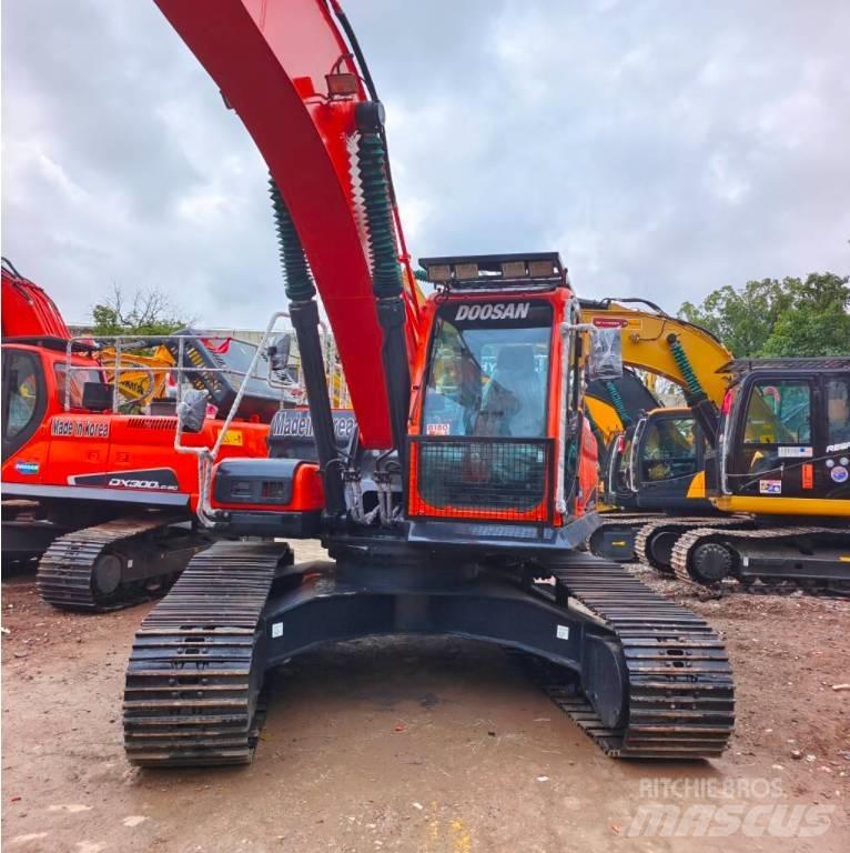 Doosan DX 300 LC Gravemaskiner på larvebånd
