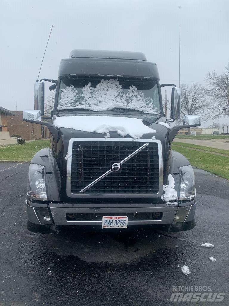 Volvo VNL730 Trækkere