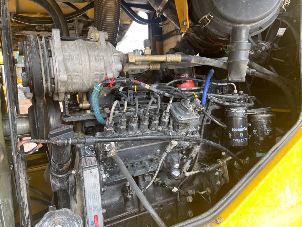 Komatsu WA 270-3 Læssemaskiner på hjul