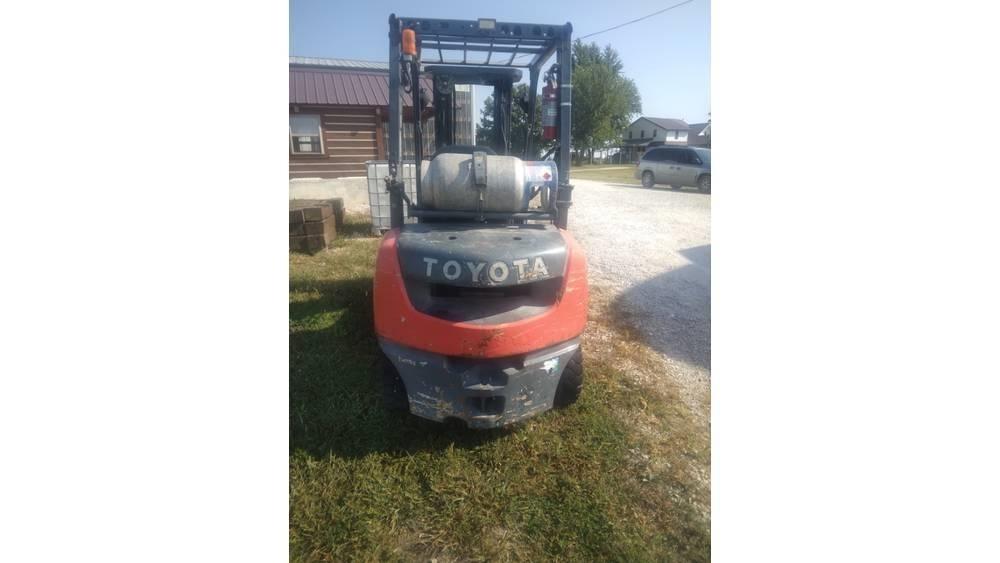 Toyota 8fu25 Gaffeltrucks - andre