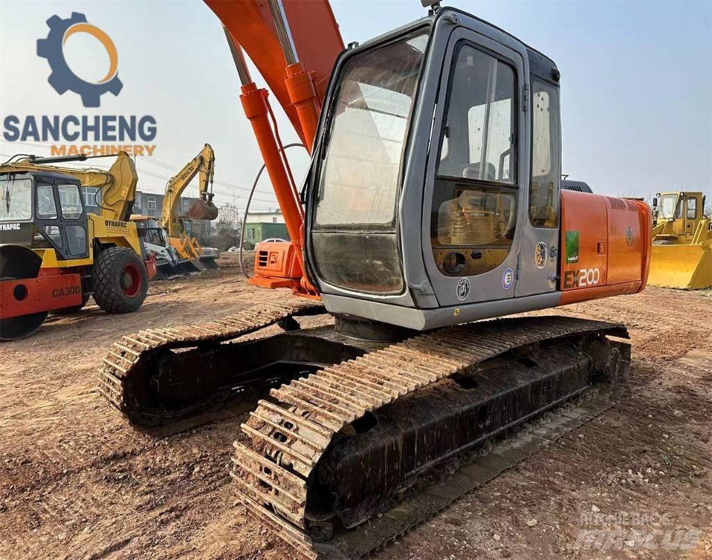 Hitachi EX 200 Gravemaskiner på larvebånd