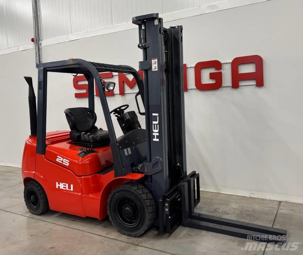 Heli 10052 - FD25G Diesel gaffeltrucks