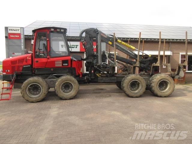 Komatsu 835 Udkørselsmaskiner