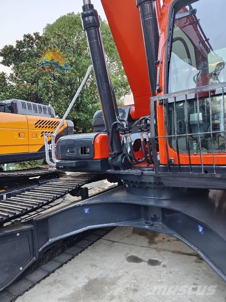 Doosan DX 300 LC Gravemaskiner på larvebånd