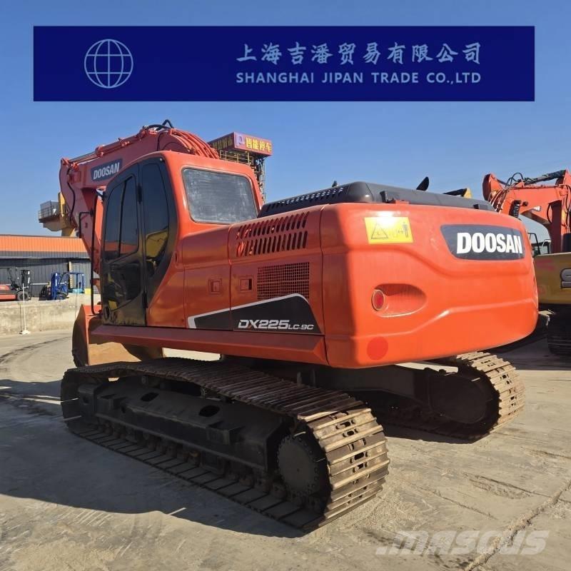 Doosan DX 225 Gravemaskiner på larvebånd