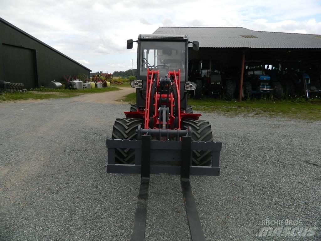 Attack 850A Frontlæssere og gravere