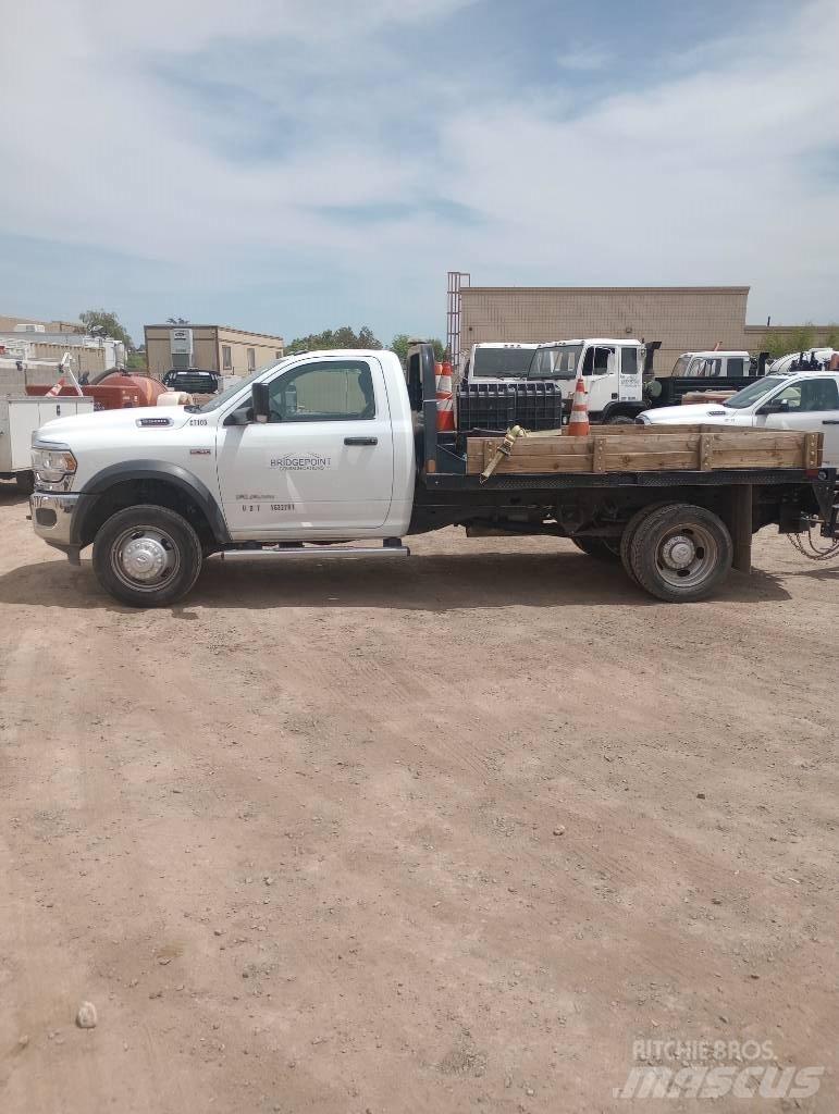 RAM 5500 Lastbil med lad/Flatbed
