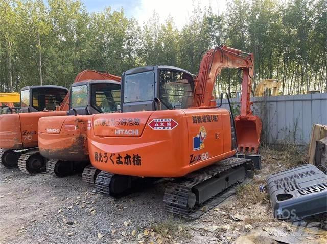 Hitachi ZX70 Gravemaskiner på larvebånd