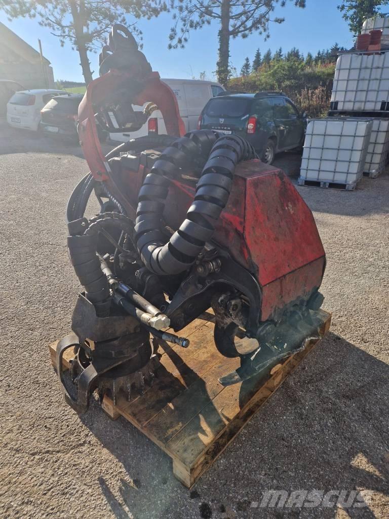 Komatsu 124 Afgreningsmaskine