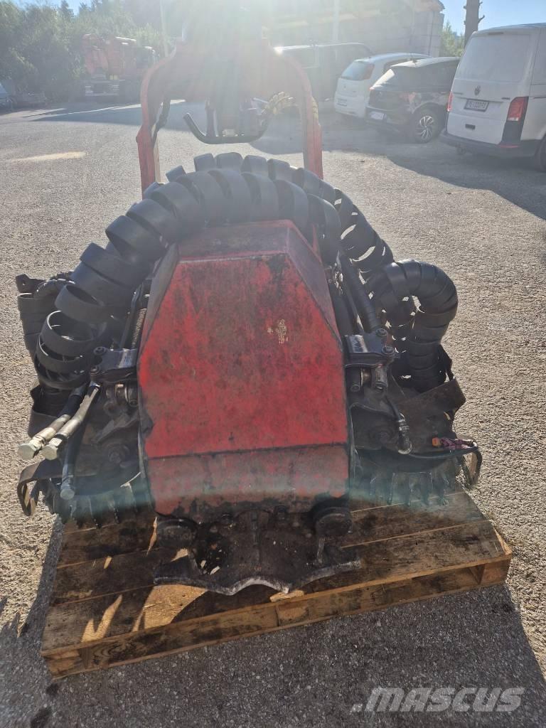 Komatsu 124 Afgreningsmaskine
