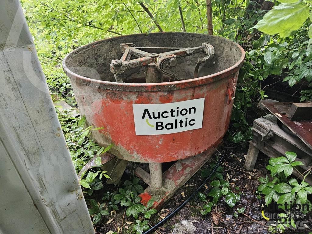  Concrete mixer Betonudlæggere