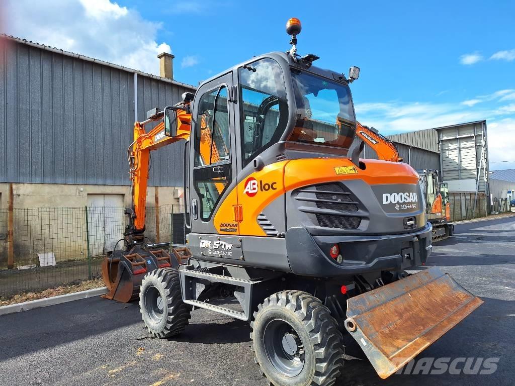 Doosan DX 57 W Gravemaskiner på hjul