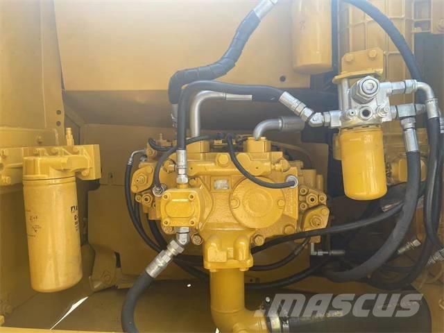 CAT 320D2 Gravemaskiner på larvebånd