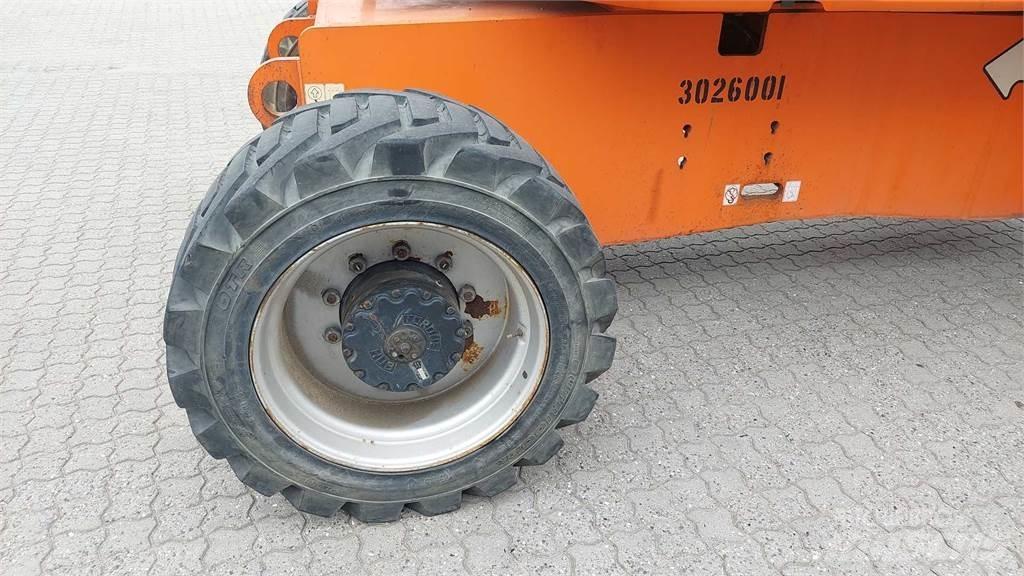 JLG E800AJ Bomlifte med knækarm