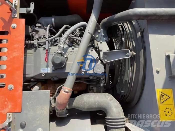 Hitachi ZX 240-3 Gravemaskiner på larvebånd