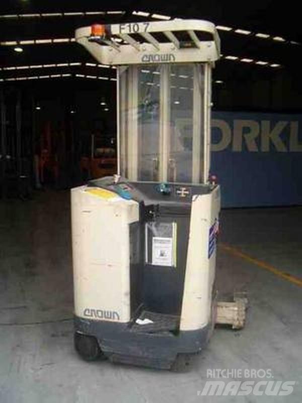 Crown 35RRTT210 Reachtruck