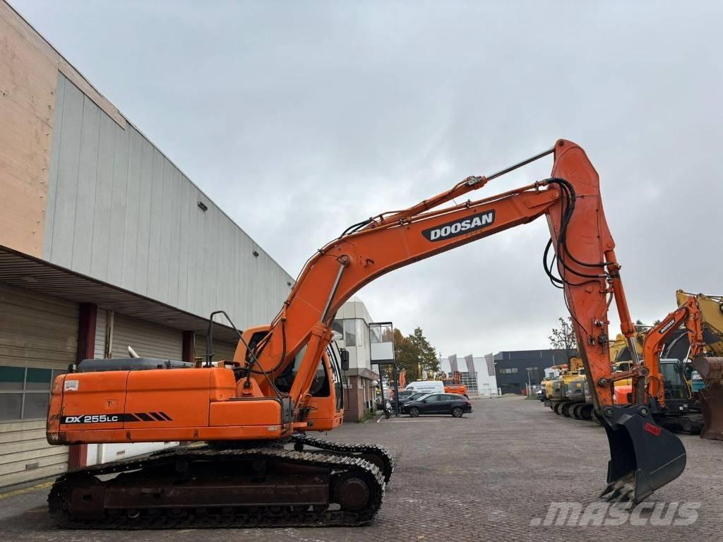Doosan DX 255 LC Gravemaskiner på larvebånd