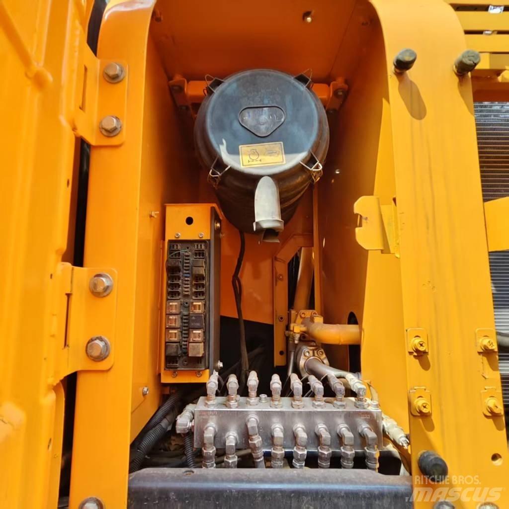 Hyundai Robex 300 LC Gravemaskiner på larvebånd
