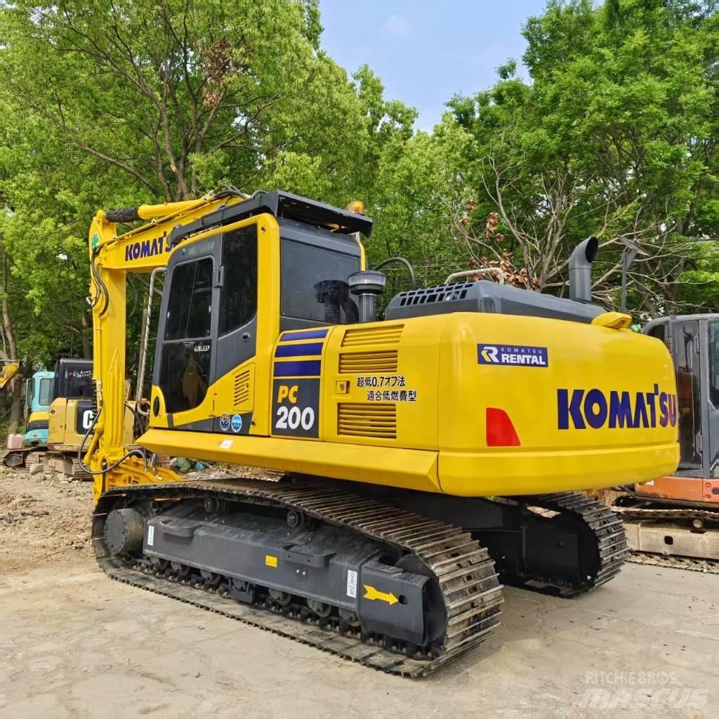 Komatsu PC 200-7 Gravemaskiner på larvebånd