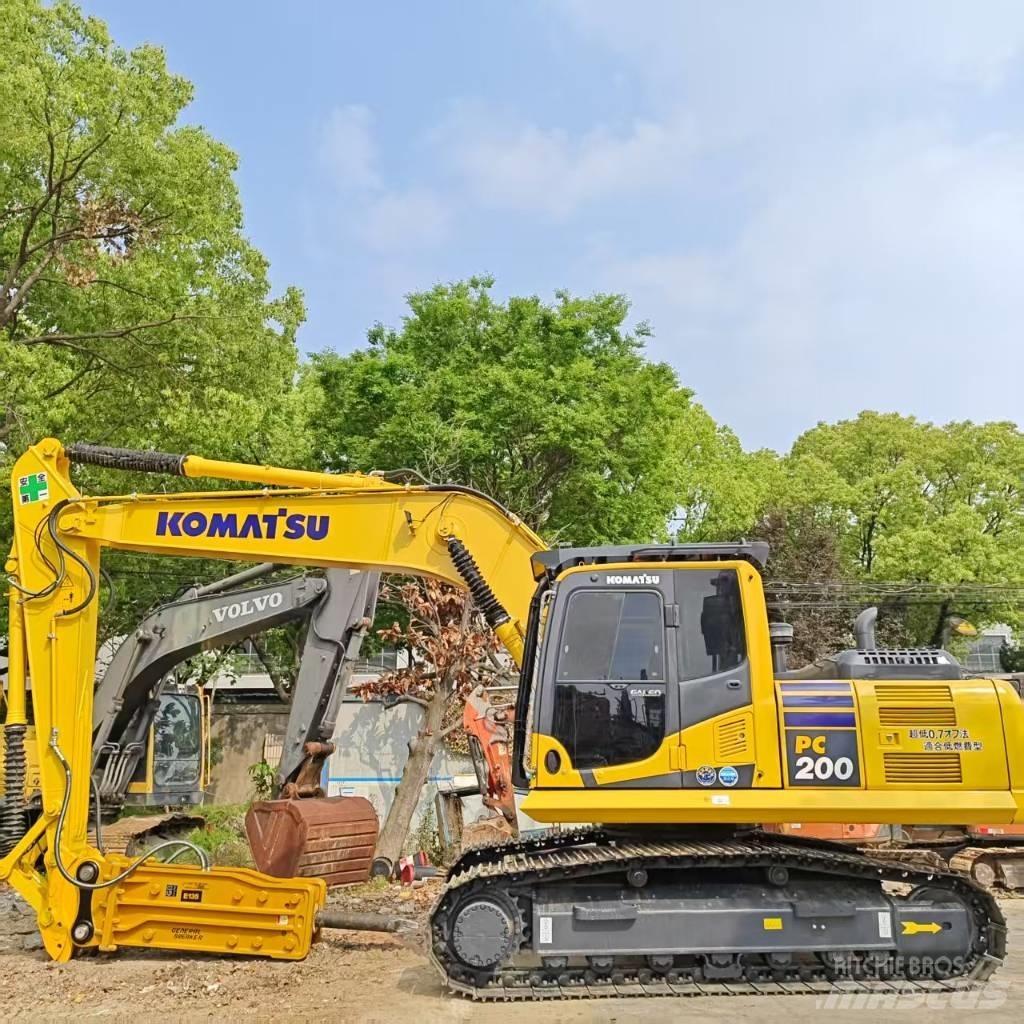 Komatsu PC 200-7 Gravemaskiner på larvebånd