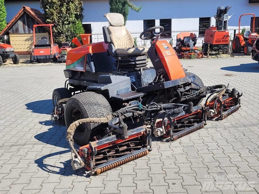 Jacobsen 305 Monterede og efterspændte slåmaskiner