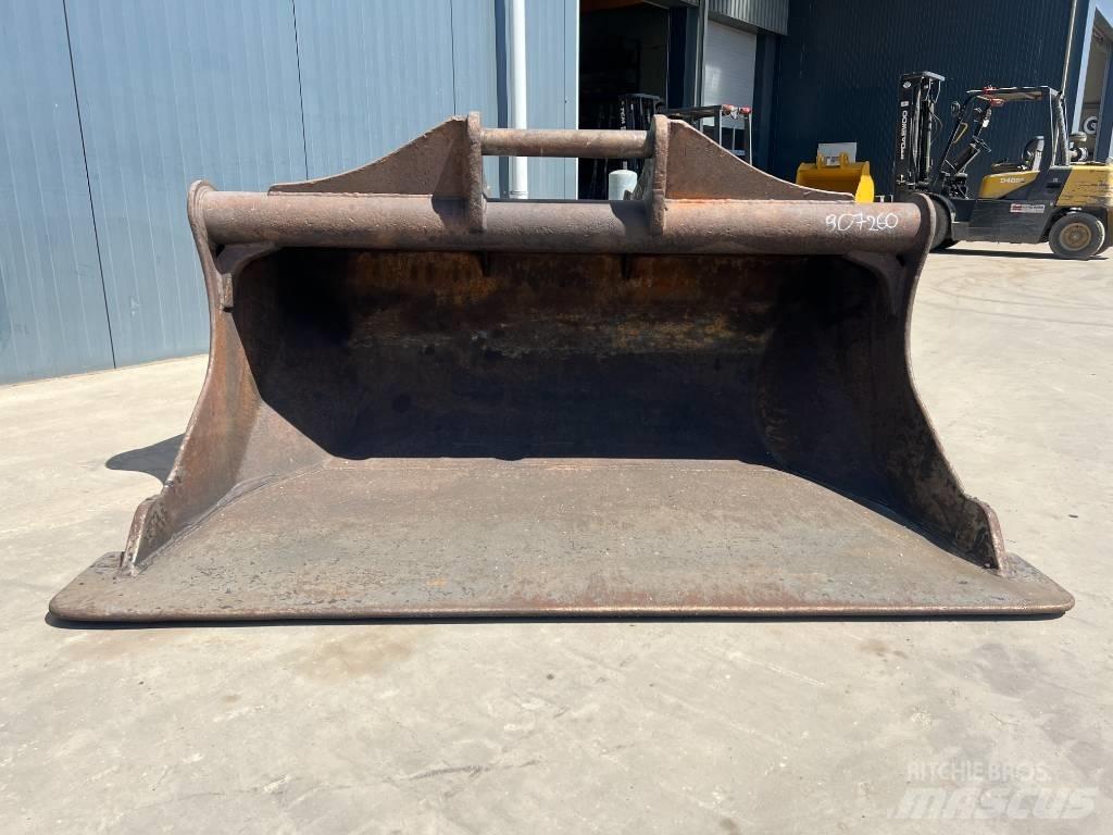 SMP S70 Skovle