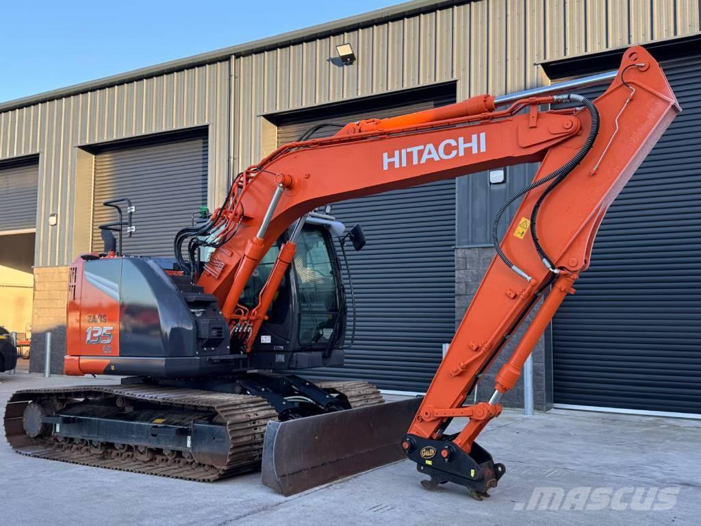 Hitachi ZX 135 US-7 Gravemaskiner på larvebånd