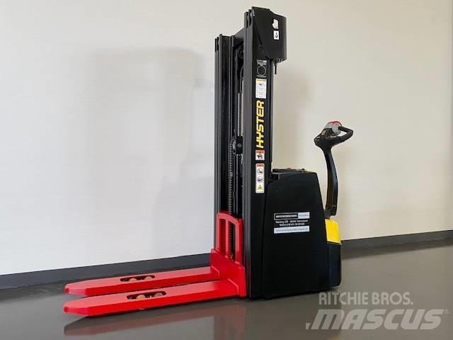 Hyster S1.6 Gaffelstabler med gående fører