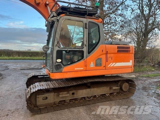 Doosan DX 140 LC Gravemaskiner på larvebånd