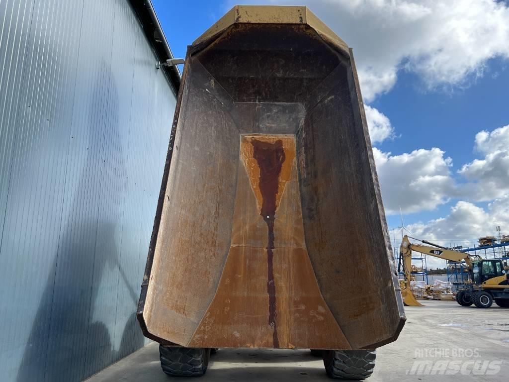CAT 735B Terrængående lastbiler