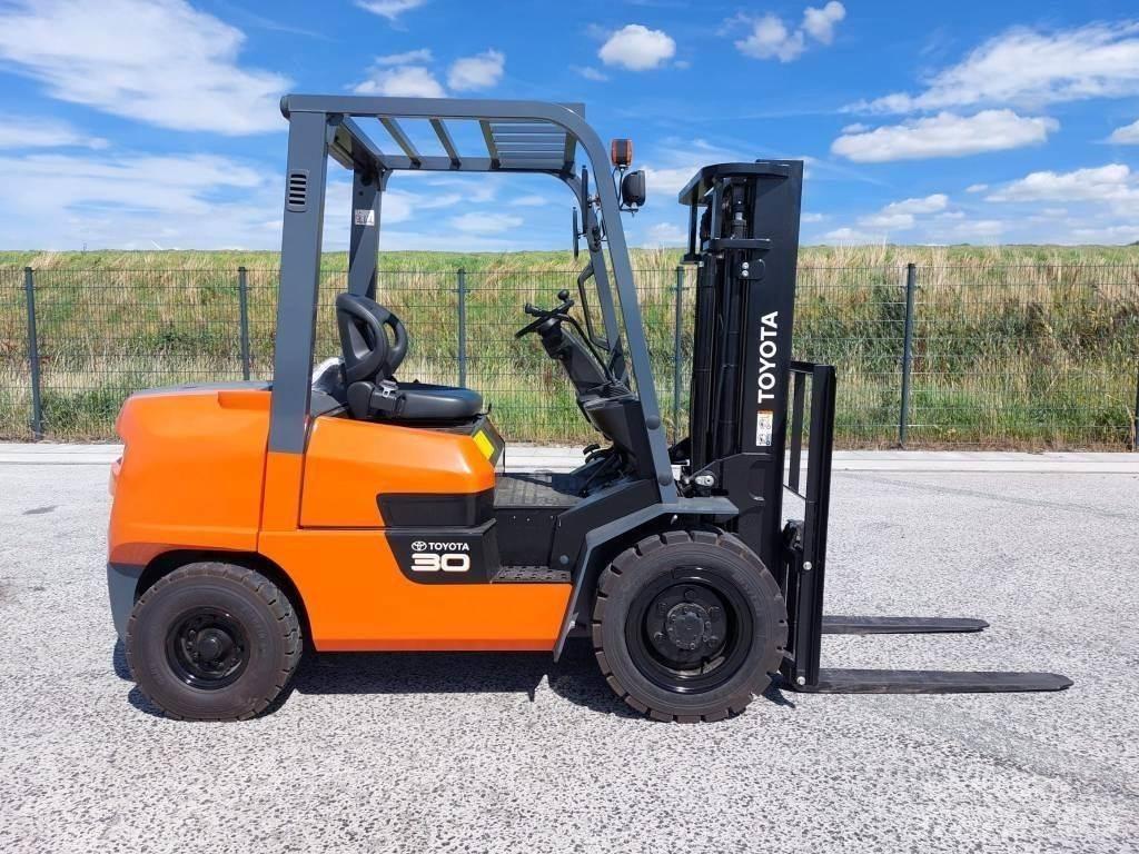 Toyota FDZN30 Diesel gaffeltrucks