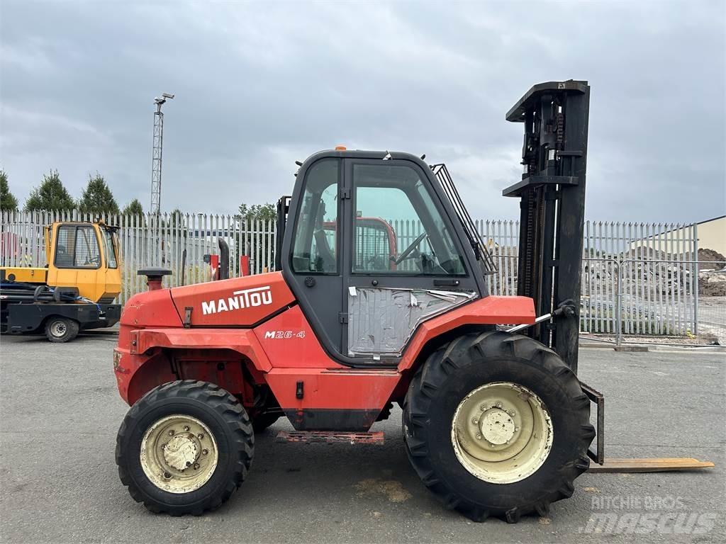 Manitou M26-4 Terrængående gaffeltruck