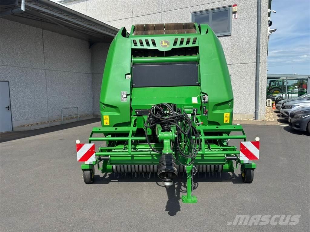John Deere V451M Rundballe-pressere