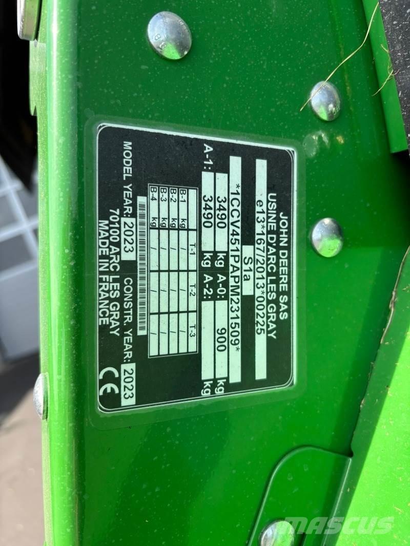 John Deere V451M Rundballe-pressere