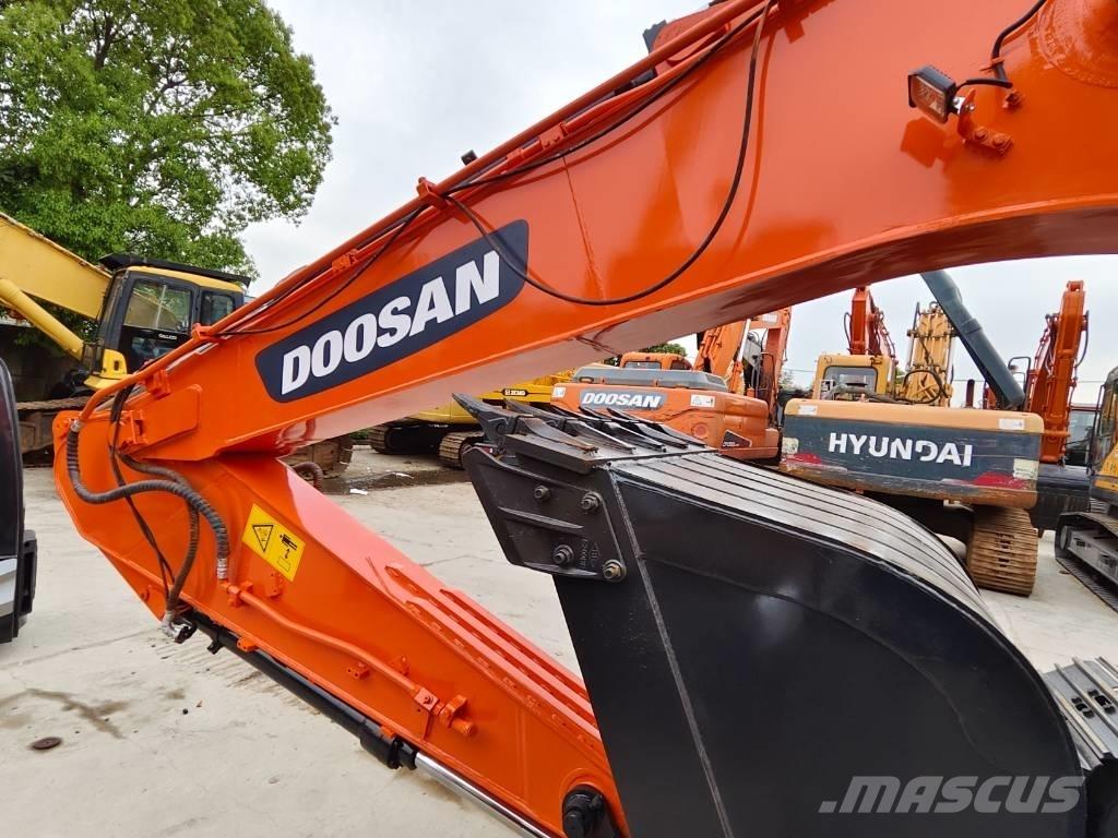 Doosan DX 225 LC Gravemaskiner på larvebånd