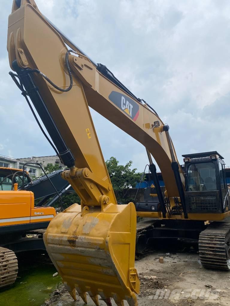 CAT 330 D Gravemaskiner på larvebånd