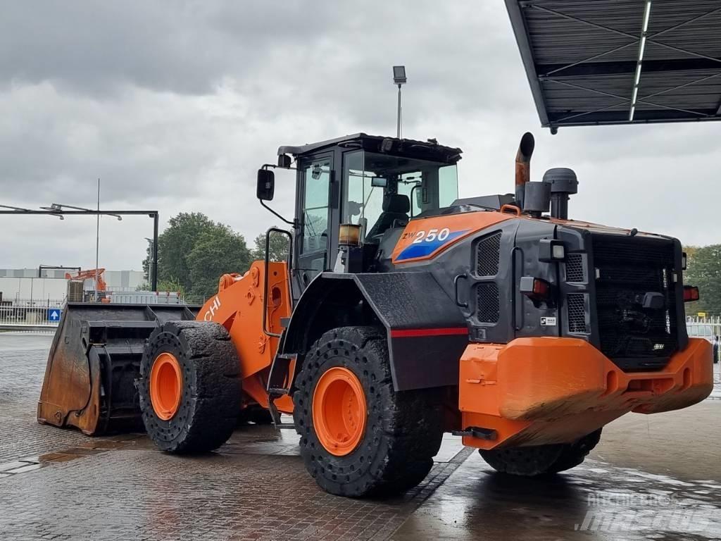 Hitachi ZW 250 Læssemaskiner på hjul
