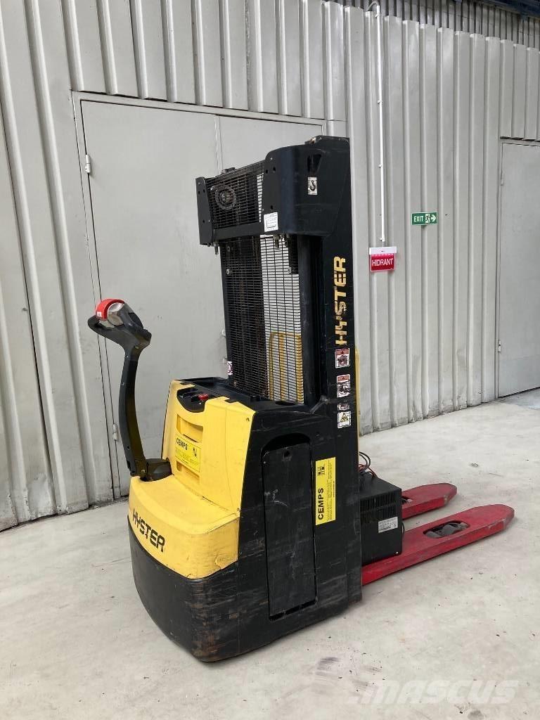 Hyster S 1.2 Gaffelstabler med gående fører