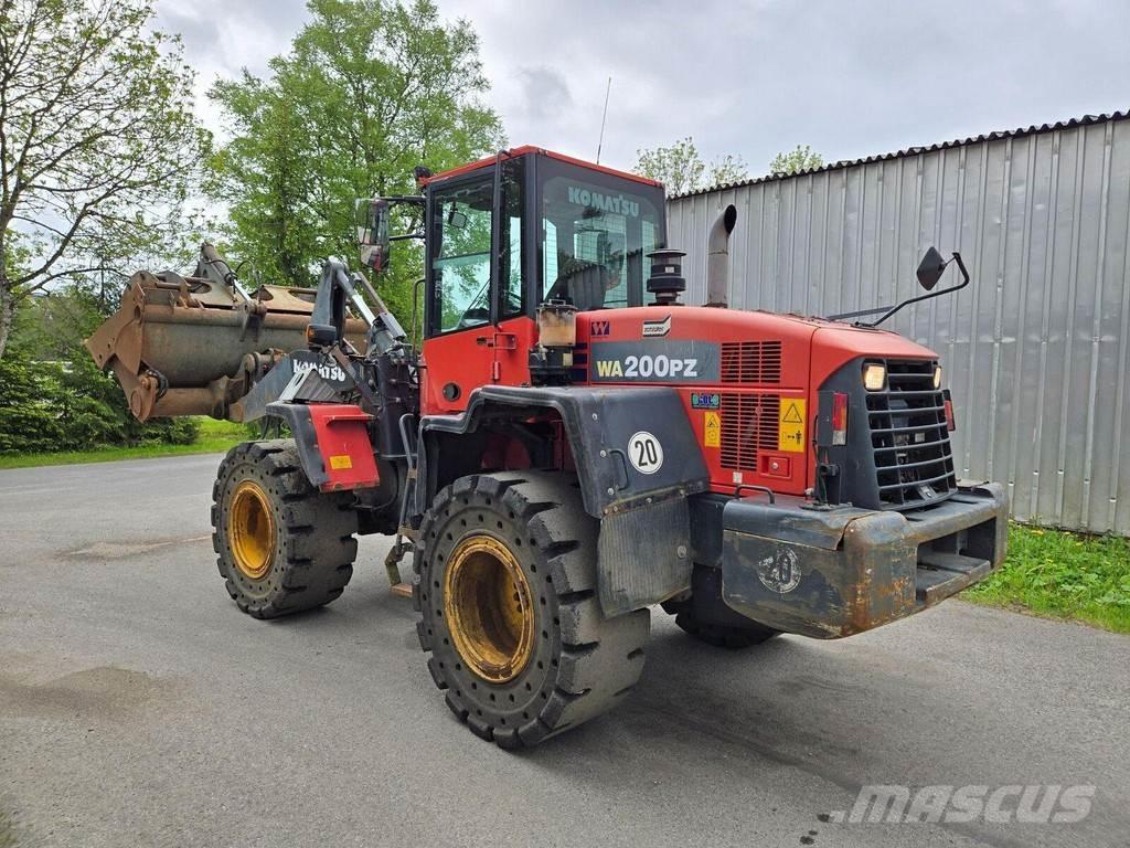 Komatsu WA200PZ-6 Læssemaskiner på hjul