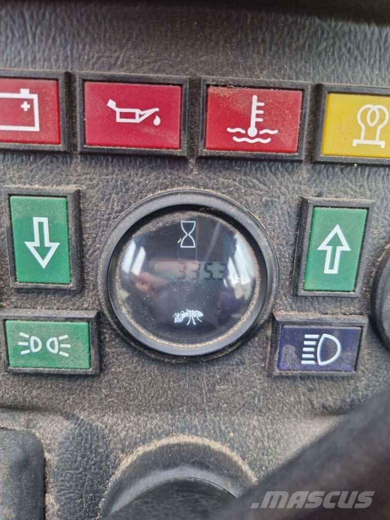 GiANT G 2500 HD Læssemaskiner på hjul