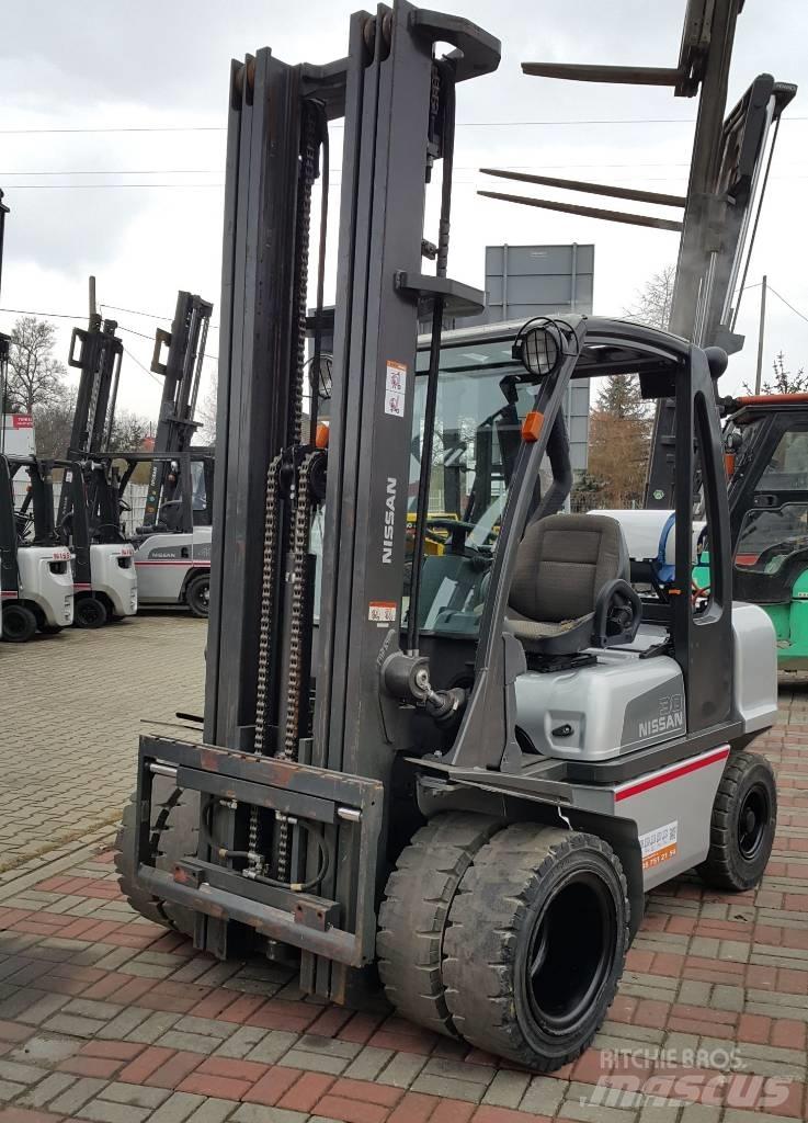 Nissan UGD02A30PQ LPG gaffeltrucks