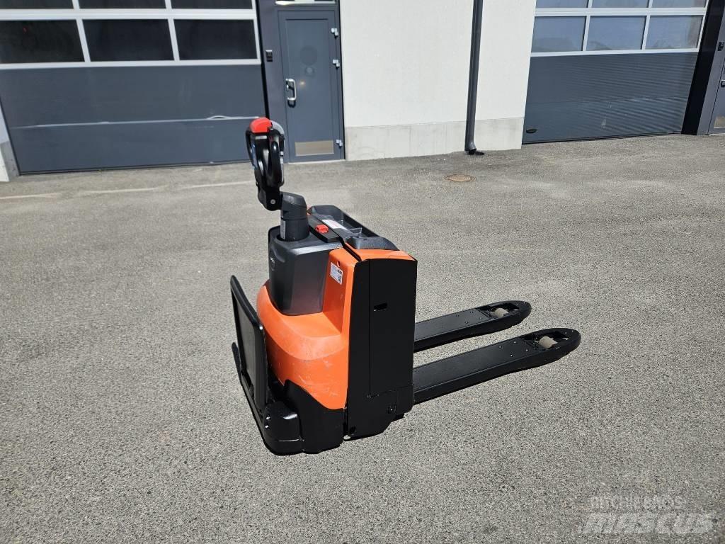 Toyota LWE 200 El-palleløftere med platform