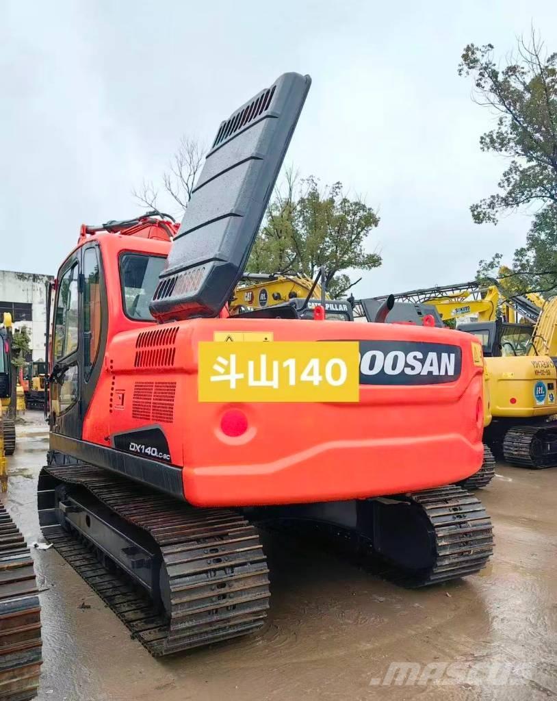 Doosan DX 140 Gravemaskiner på larvebånd