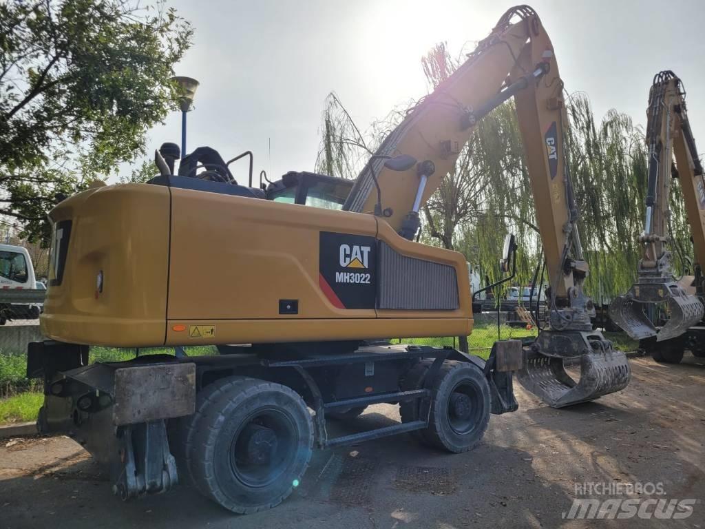 CAT mh3022 Gravemaskiner på hjul