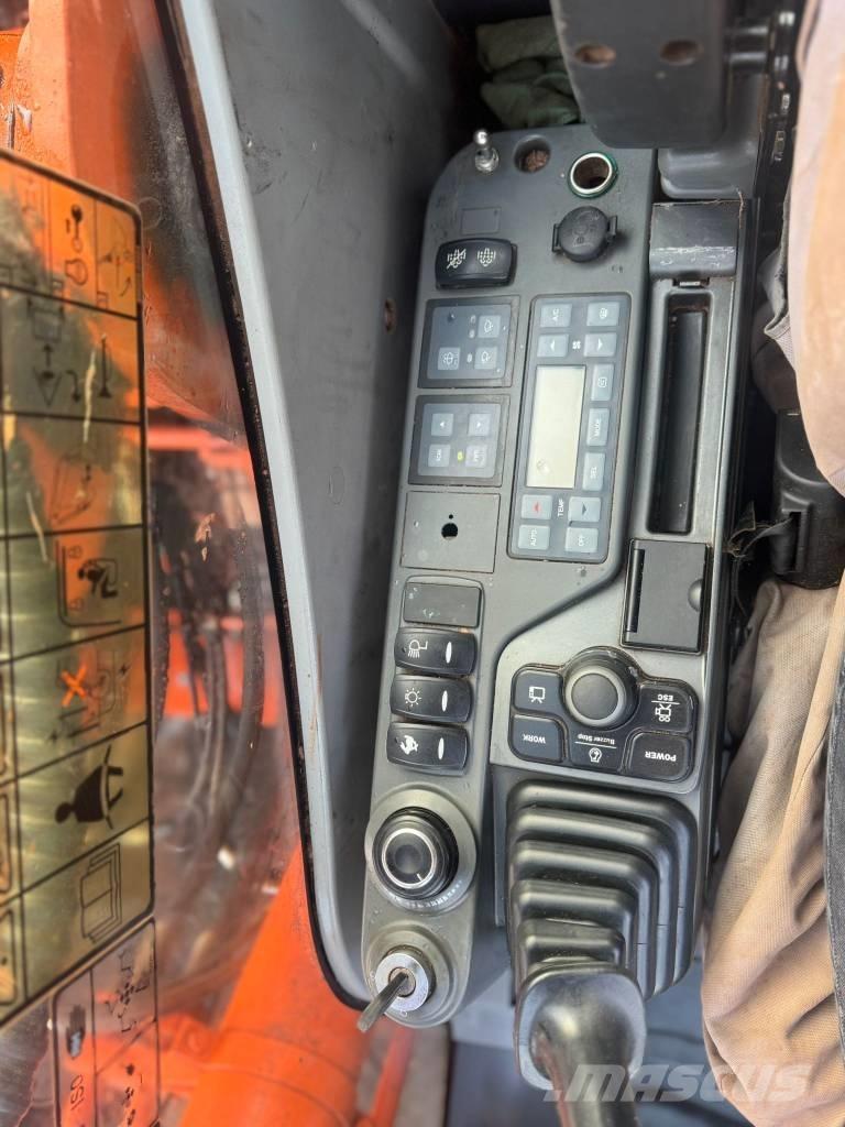 Doosan DX 225 LC Gravemaskiner på larvebånd