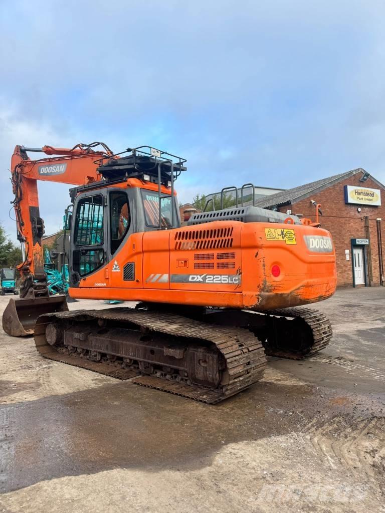 Doosan DX 225 LC Gravemaskiner på larvebånd